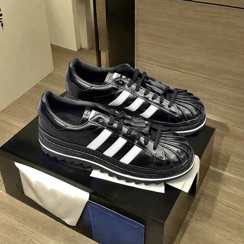 【콜라보 히트 상품】CLOT x 아디다스 오리지널 슈퍼스타 IH5953 photo review